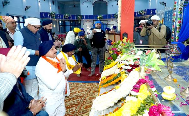 गुरु गोविंद सिंह जी के प्रकाश पर्व पर दूध तलाई गुरुद्वारा मे दो दिवसीय कार्यक्रम का आयोजन