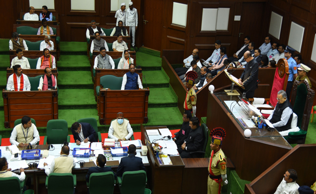 राज्यपाल श्री डेका ने छत्तीसगढ की 6 वीं विधानसभा के पंचम सत्र को संबोधित किया